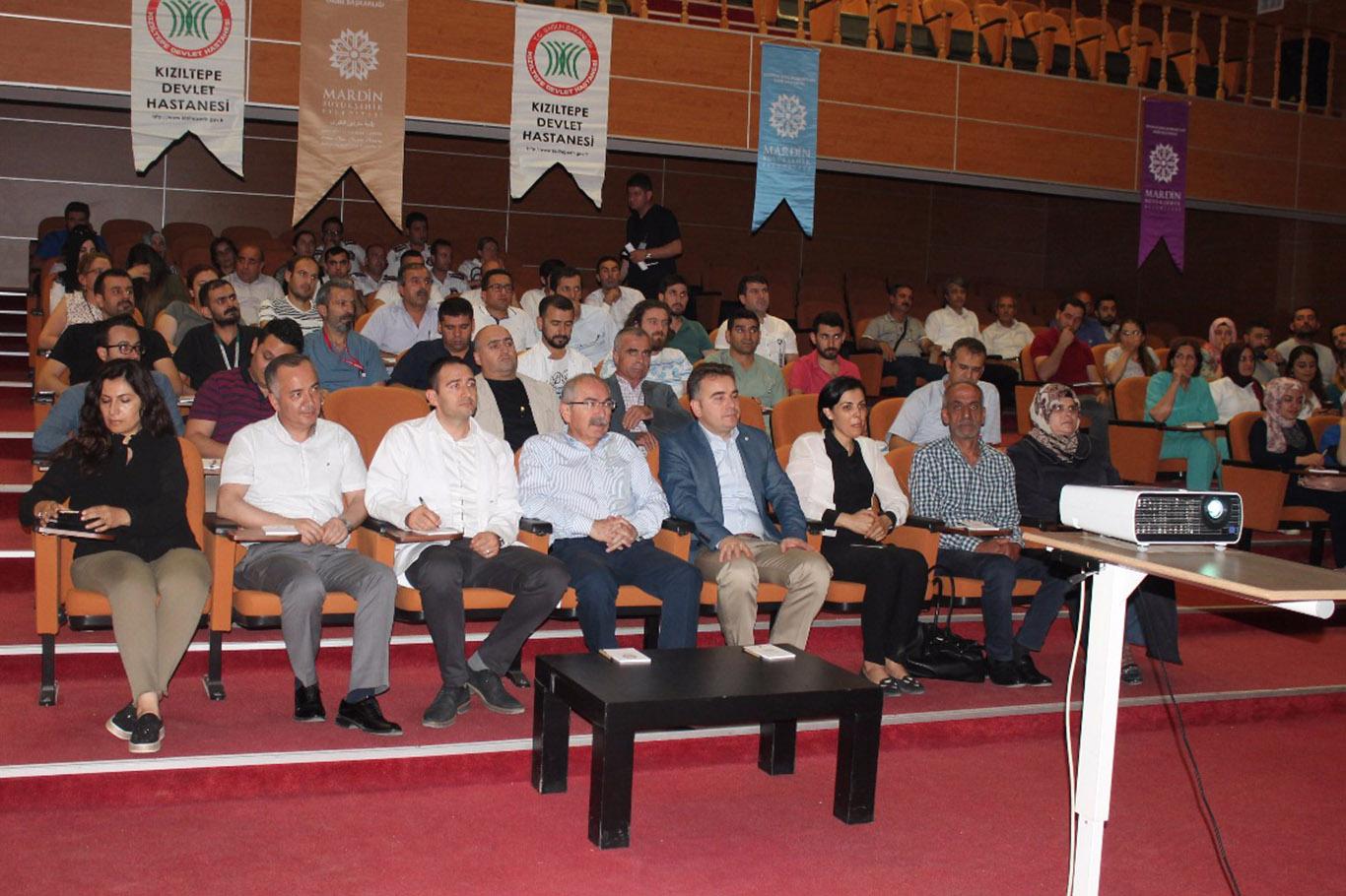 Kızıltepe Devlet Hastanesinde 'İşaret Dili Eğitimi' verildi Kızıltepe Devlet Hastanesinde 'İşaret Dili Eğitimi' verildi